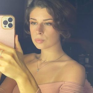 Meet your Posher, Michaela